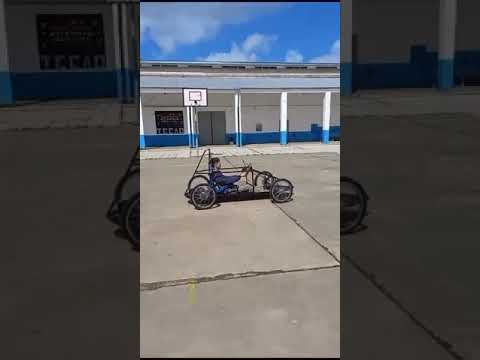 Auto eléctrico creado en la Escuela Técnica Nº 1