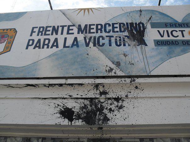 Frente Mercedino local atacado Frente Mercedino local atacado