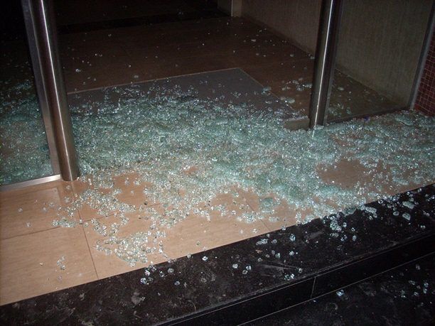 Puerta_ColegioAbogados