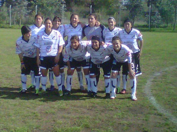 Albitas-Fenix Foto: All Boys - Vélez. Formación que enfrentó a Fénix. Foto: David Valerga, presidente de la filial Mercedes