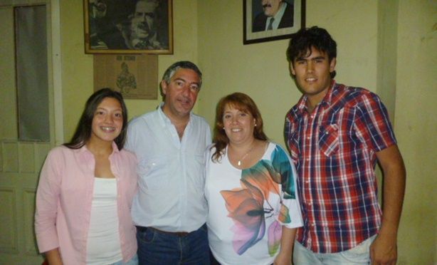 Albini-festejo-y-familia