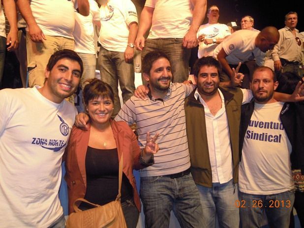 Acto con Facundo Moyano - Integrantes 17 de Octubre