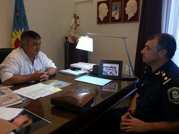 El intendente Carlos Selva estuvo reunido con el nuevo comisario local Oscar Martignione