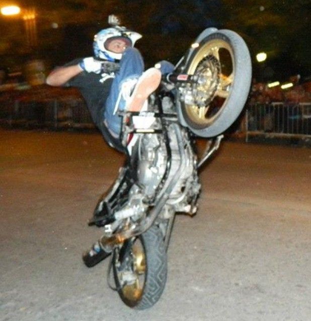 Acrobacias y muestras de manejo