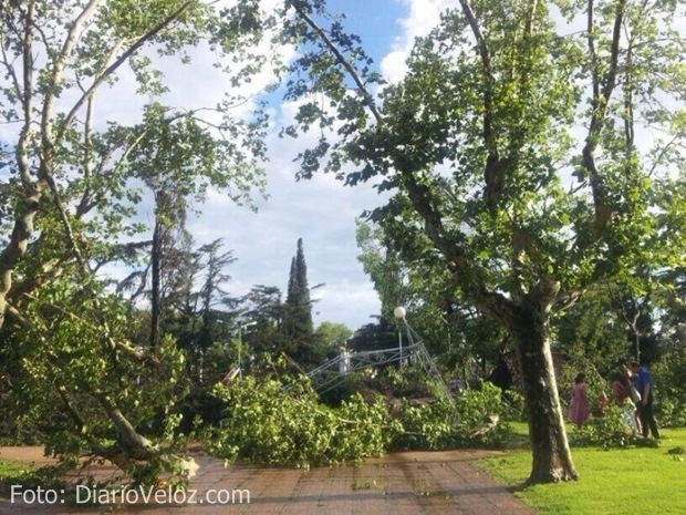 chivilcoy-tornado-02.12.2013-FotoDiarioVeloz-I