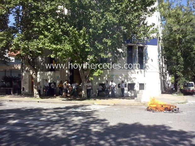 correo-protesta-02.12.2013