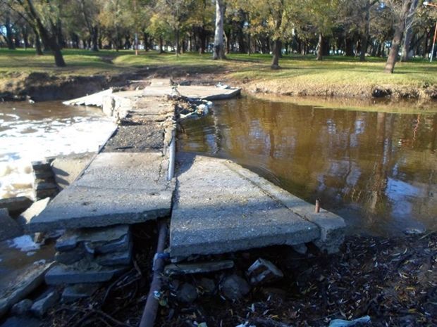 puente-peligro-rio-parque-III
