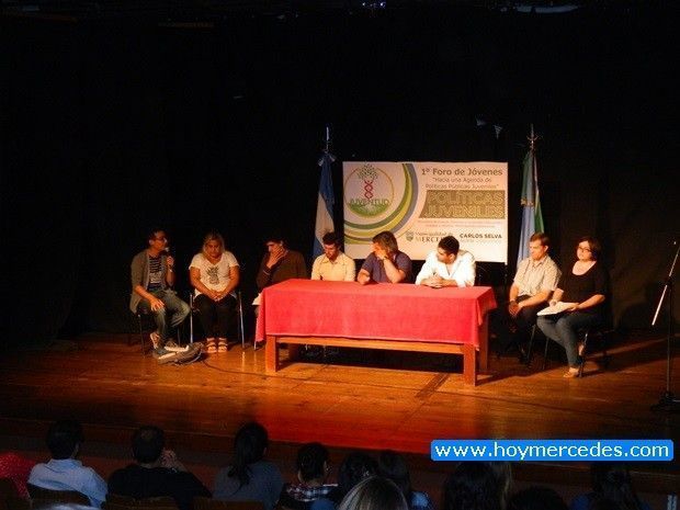 carlos selva, agustín lasala, foro juvenil mercedes ForoJuventud.22.11.2014DSCN9411