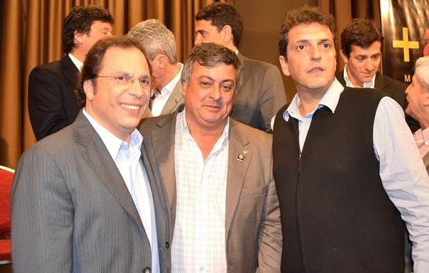 Carlos Selva junto a Sergio Massa y Dario Giustozzi Carlos Selva junto a Sergio Massa y Dario Giustozzi