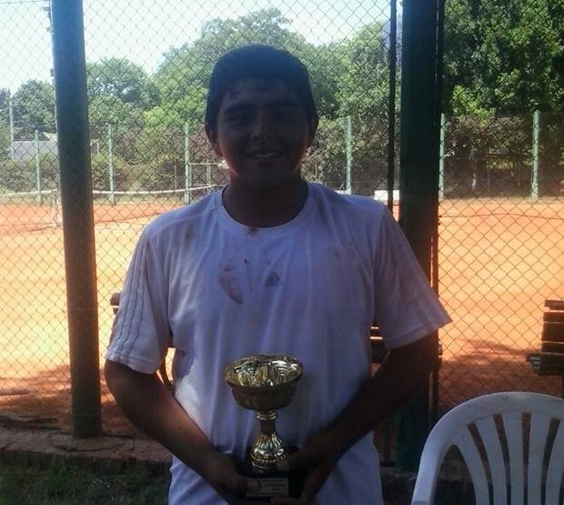 Thiago Pernas, tenis Mercedes Thiago Pernas, tenis Mercedes