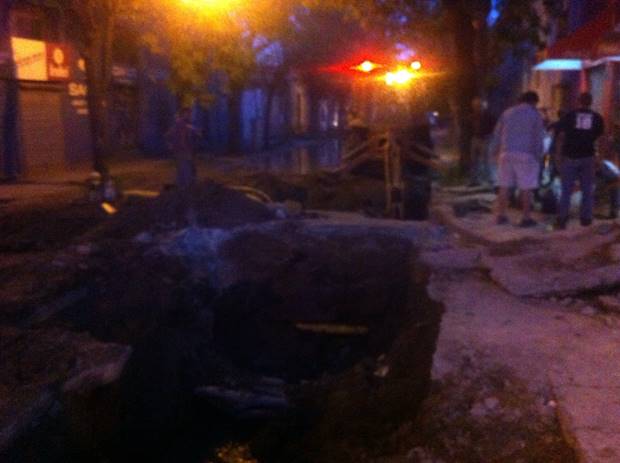 Caño roto, Mercedes, obras públicas, agua rotura-caño-troncal-22.10.2015-3