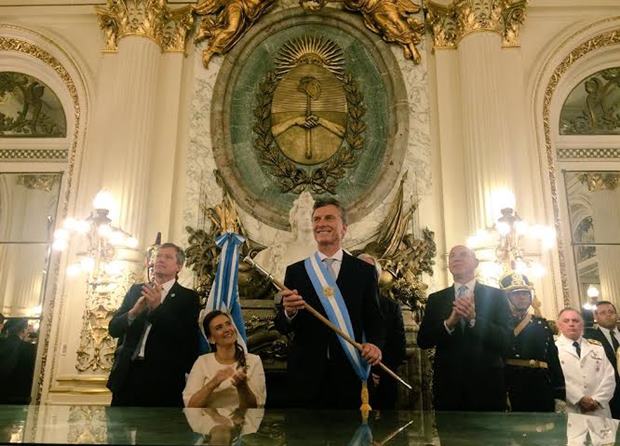 Macri.bastonTessore