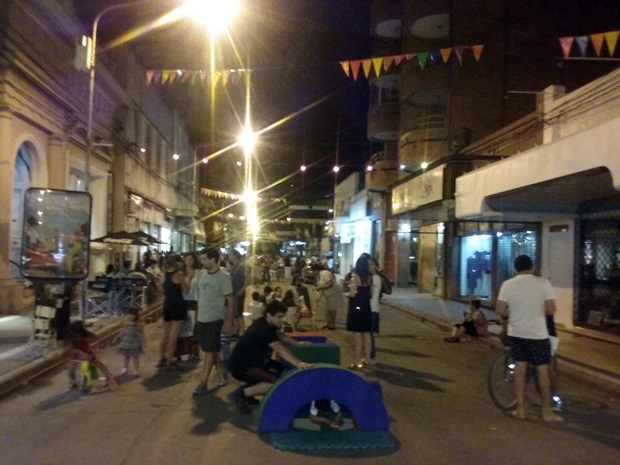 Fiesta sobre calle 25
