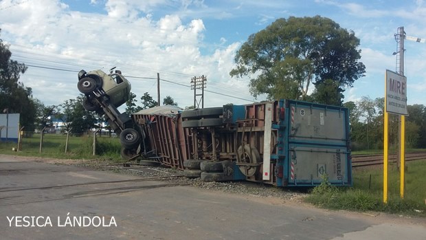 camion-tren-choque-2