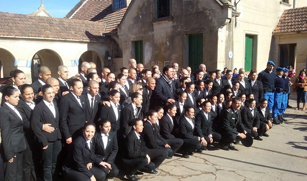 Los aspirantes a la policía local juraron a la bandera