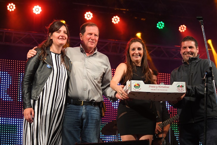 Reconocimiento a Fernanda Ottolini en su 20 aniversario con la música