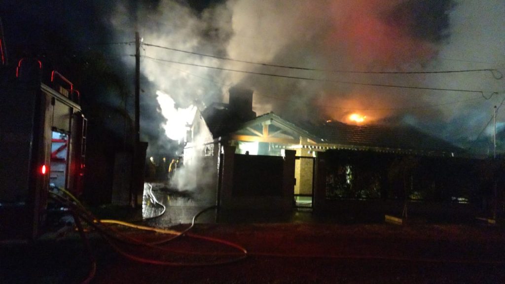 Incendio de importantes dimensiones con actuaciones de Bomberos, SAME, Protección Civil  y Policía Comunal. 