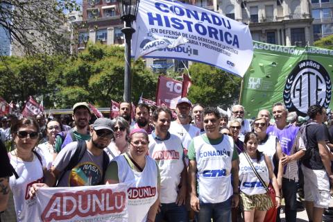 Adunlu - Universidad de Luján