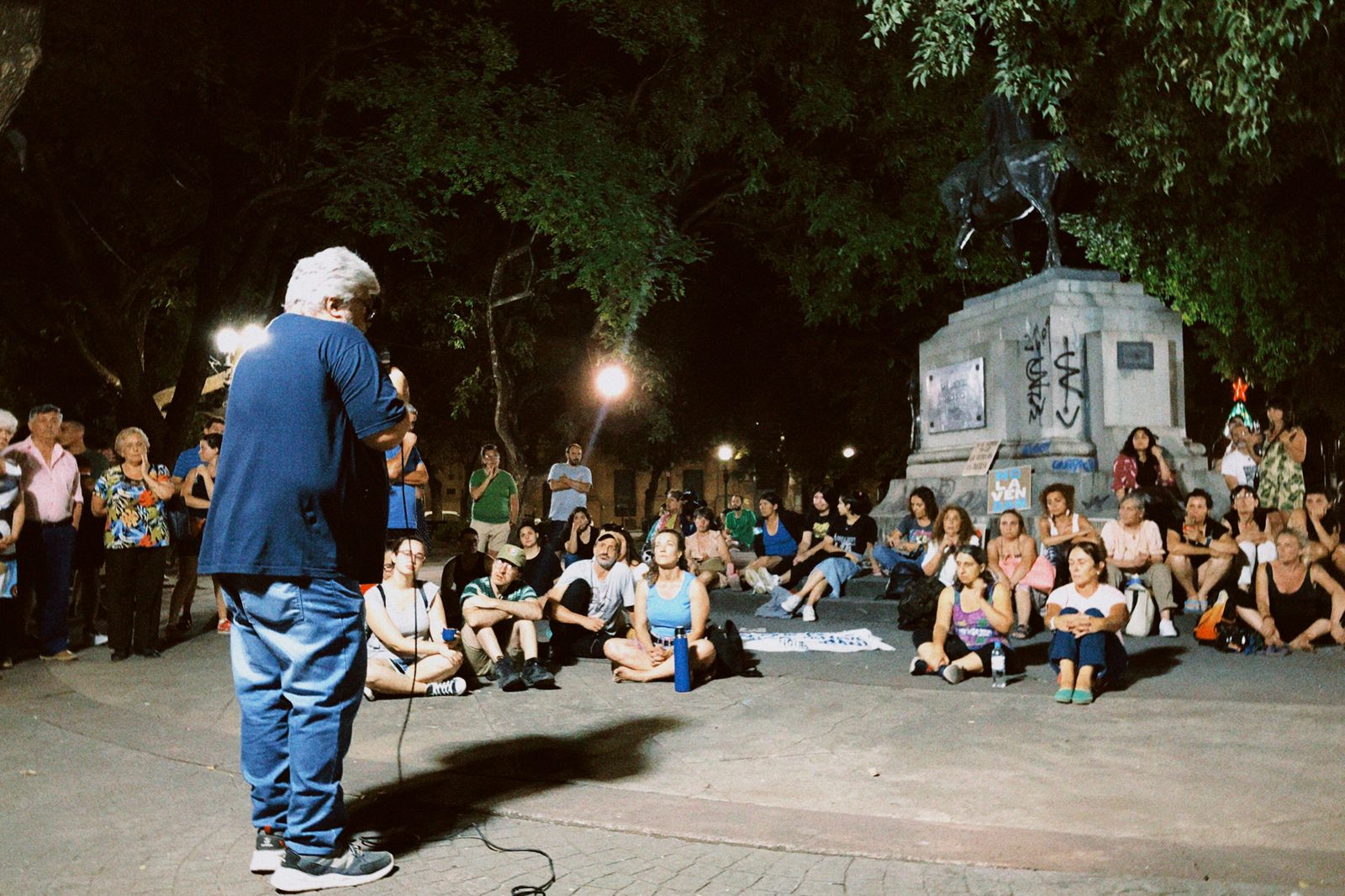 Nueva asamblea contra las medidas de Milei afirmando que “la patria no se vende”