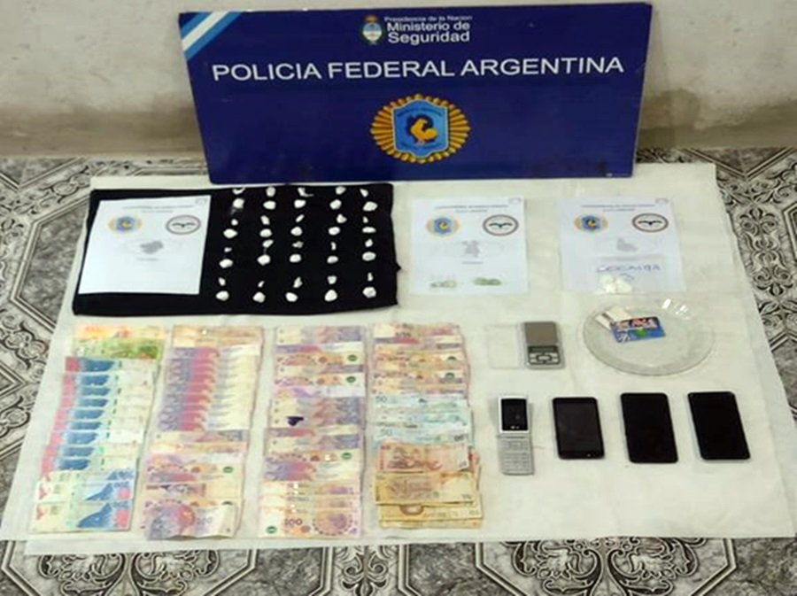 Allanamiento policía federal mercedes en Areco