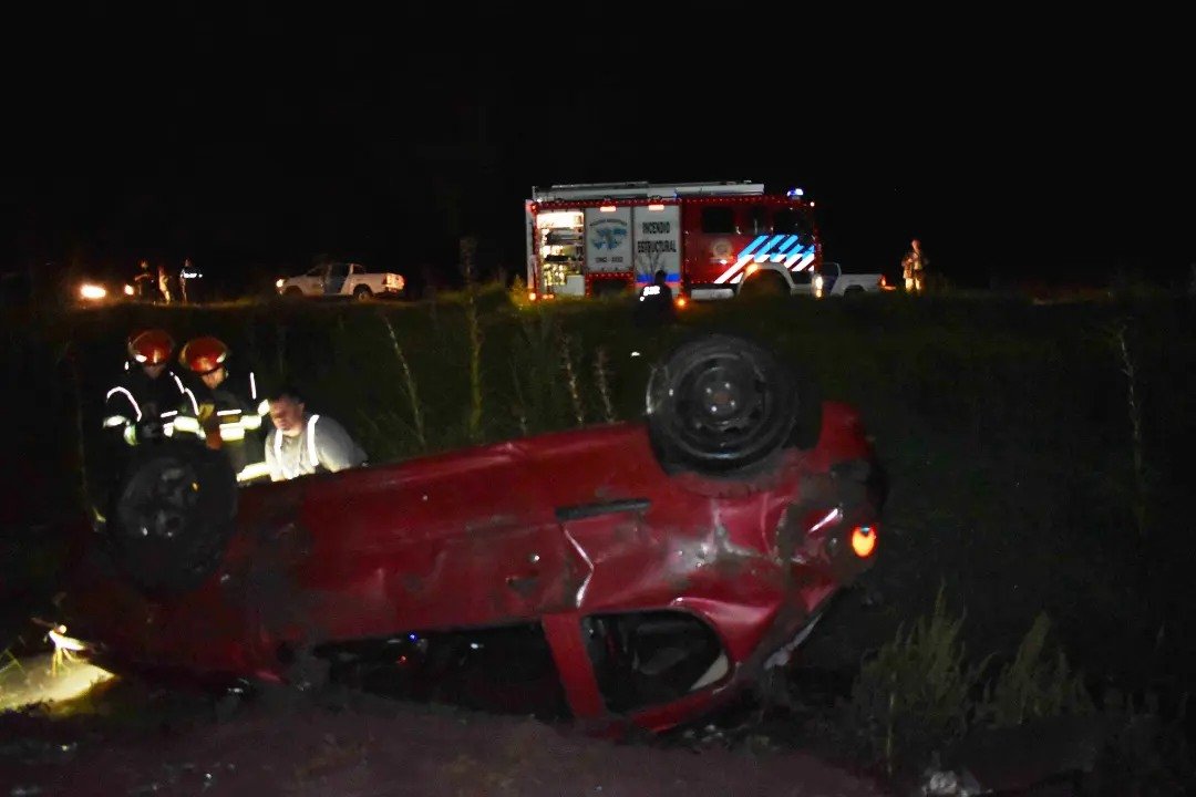 Siniestro vial: vuelco en Ruta Nacional N°5