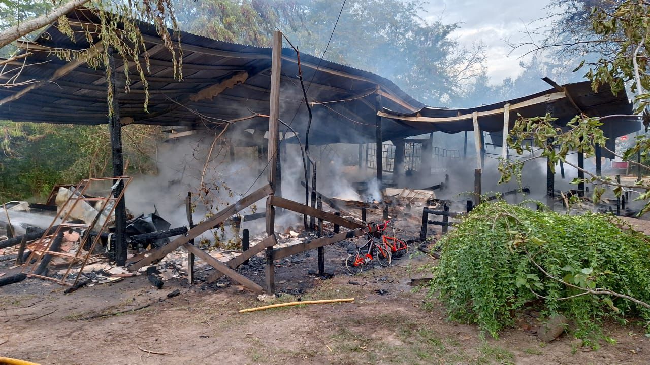 Tristeza: se incendió la escuela El Pampero
