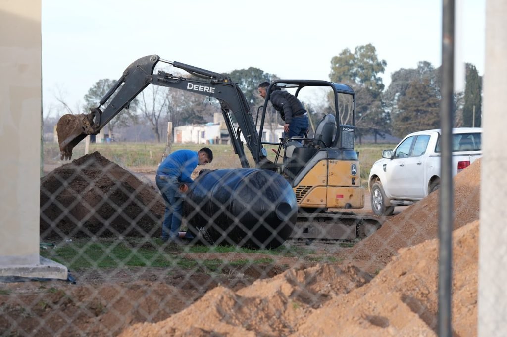 Ustarroz vuelve a reunirse en Nación por las viviendas de Calabria