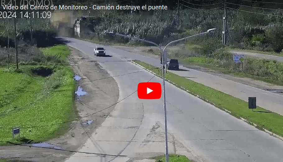 Videos: camión destruye el puente del tren en ruta n°41 casi 40
