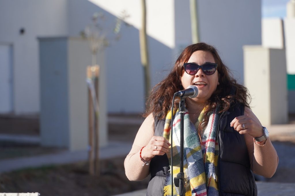 Ustarroz entregó 61 viviendas a familias mercedinas