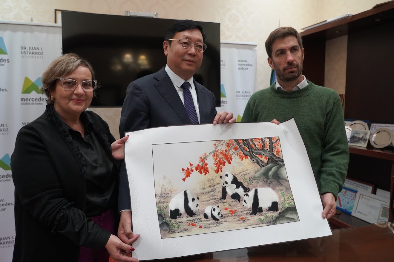 Ustarroz recibió a delegación China de la ciudad de Aba y Quiang