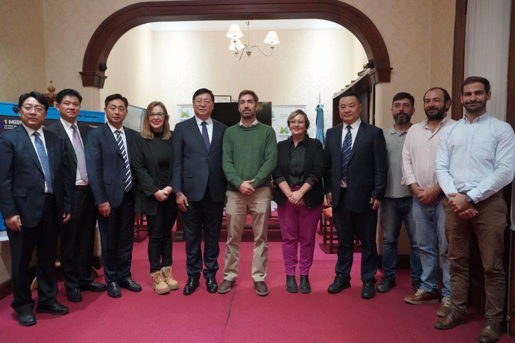 Ustarroz recibió a delegación China de la ciudad de Aba y Quiang