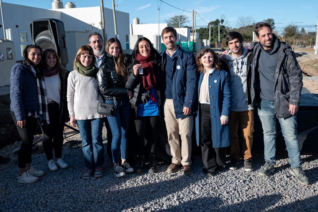 Ustarroz entregó 61 viviendas a familias mercedinas
