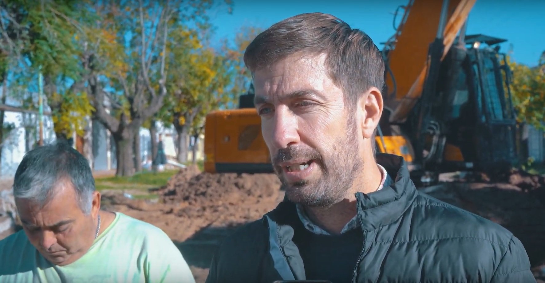 Intensos trabajos en obra cloacal de Avenida 29, destinados a los barrios Villa del Parque y Lowe