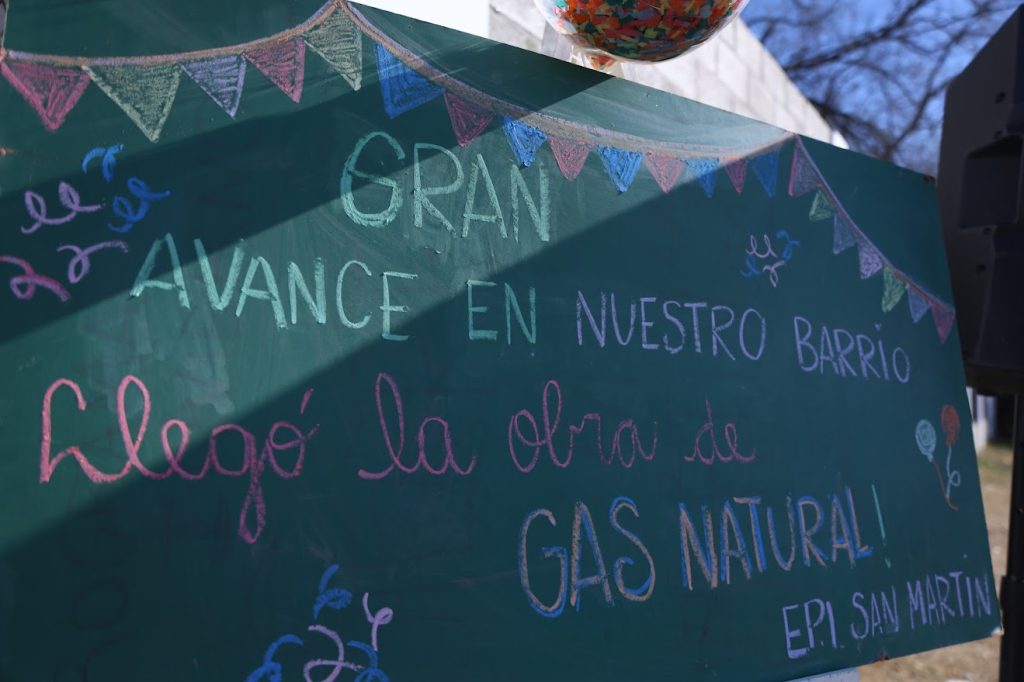 Ustarroz inauguró nueva red de gas natural que beneficia a miles de vecinos