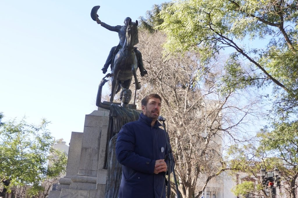Se conmemoró el 9 de Julio en Plaza San Martín