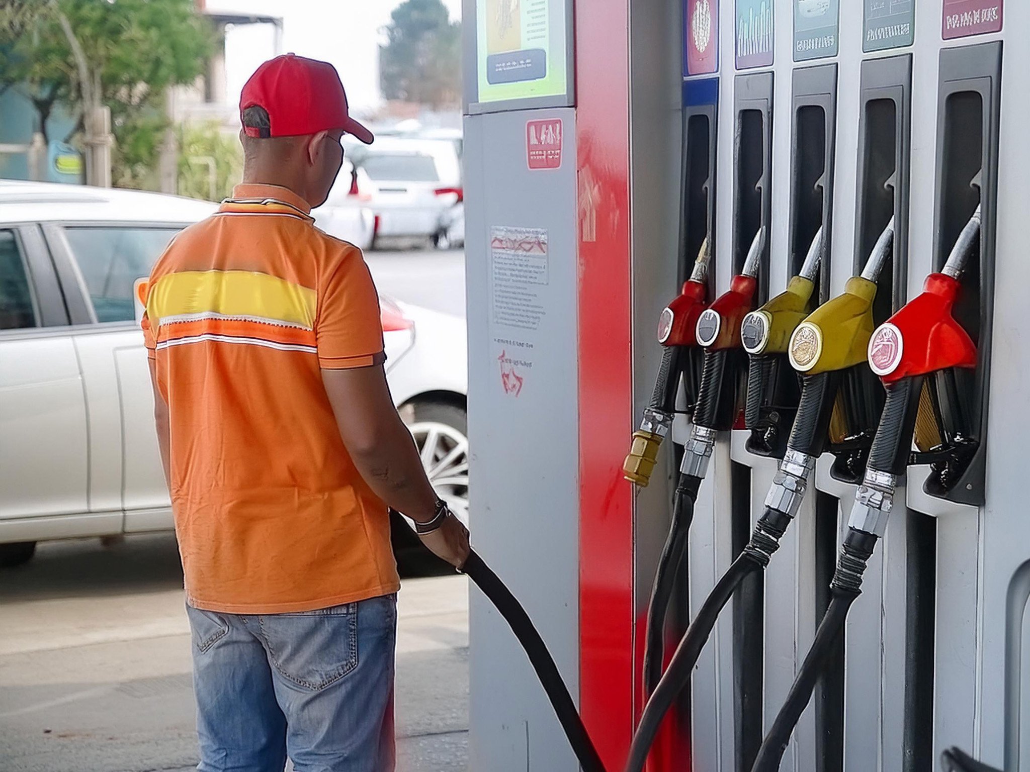 Subieron otro 4% los combustibles tal como anunció el gobierno