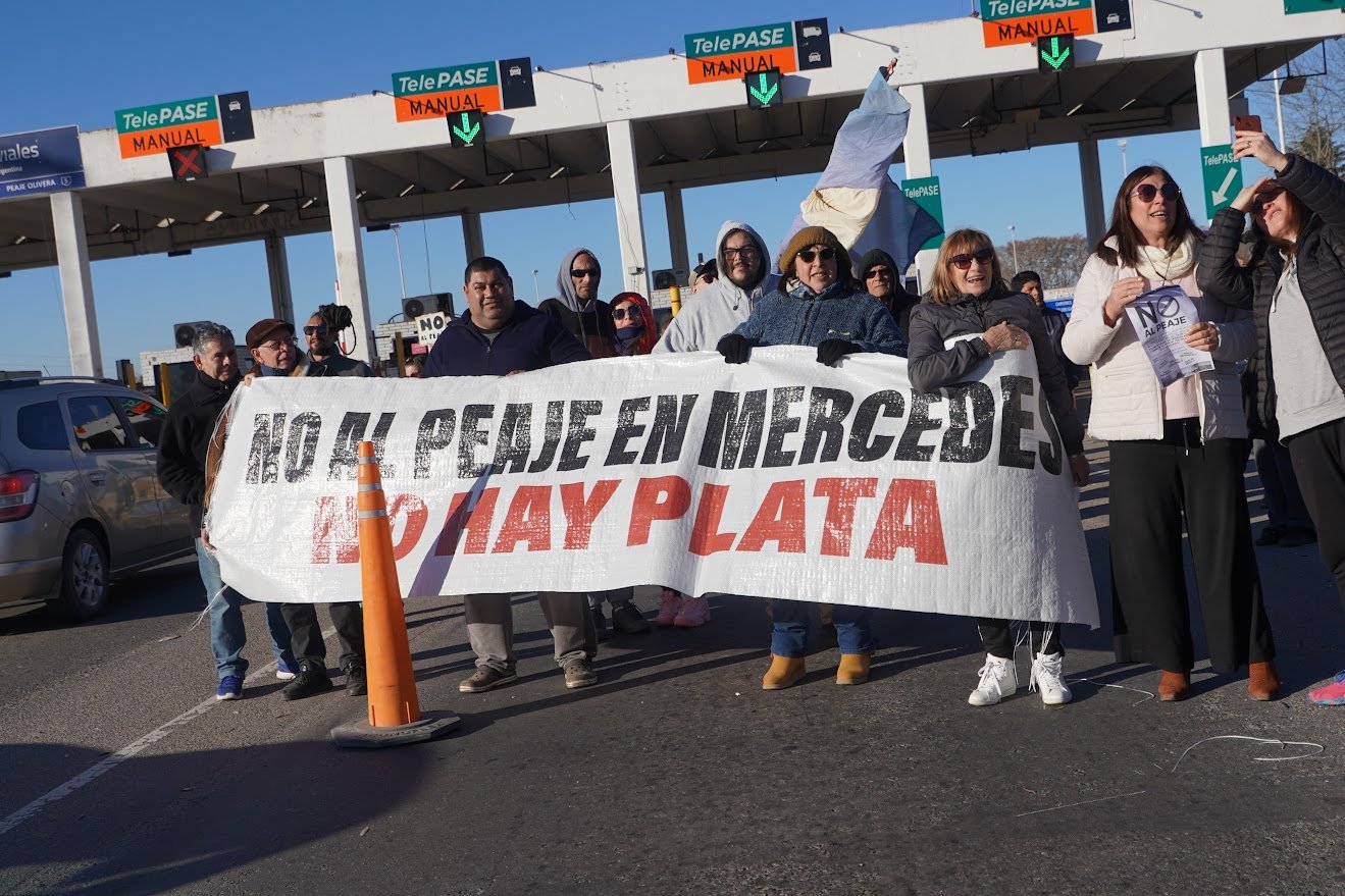 Fuerte movilización contra aumentos del Peaje de Olivera