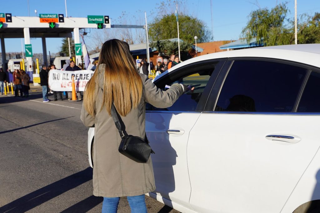 Fuerte movilización contra aumentos del Peaje de Olivera
