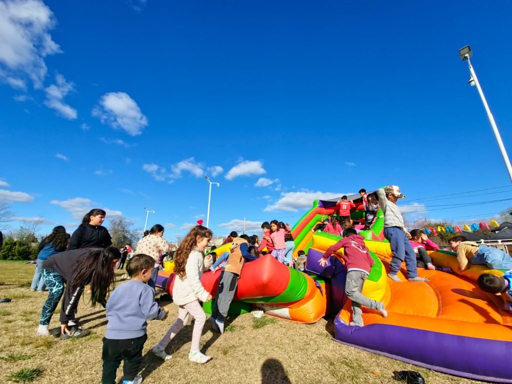 Festejos por el día de la niñez en distintos barrios