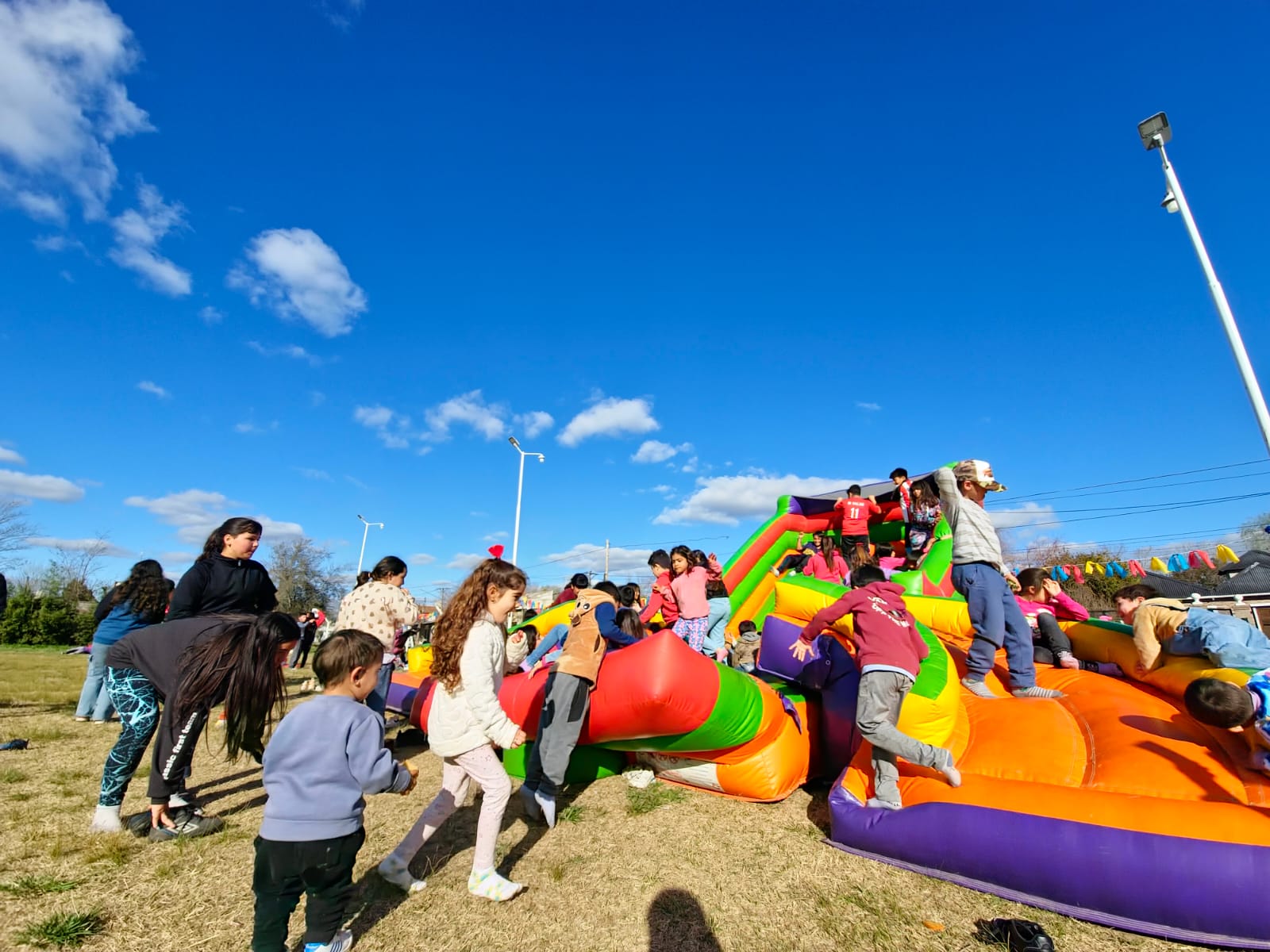 Festejos por el día de la niñez en distintos barrios