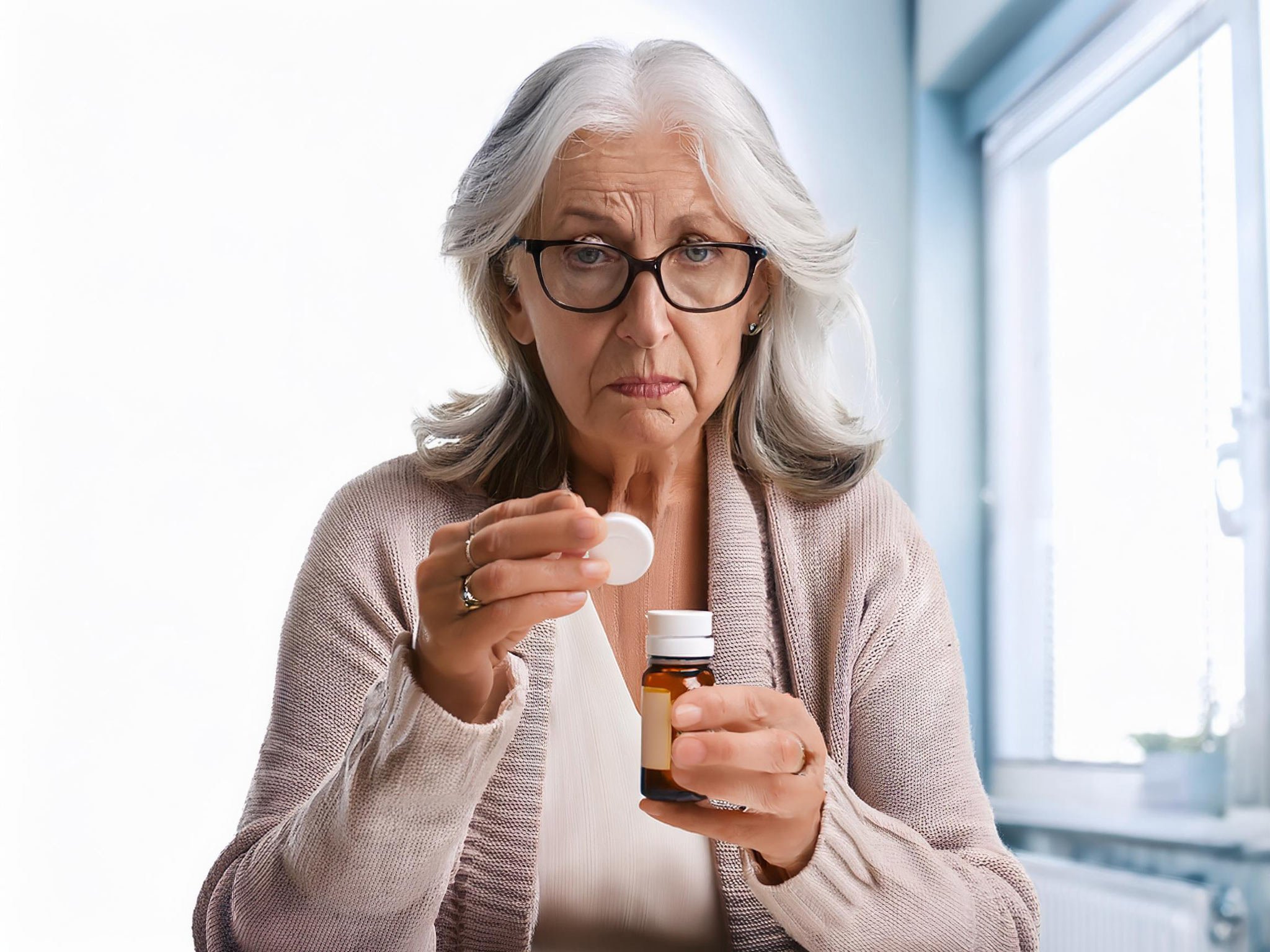 Medicamentos suben más que la inflación y afecta a jubilados