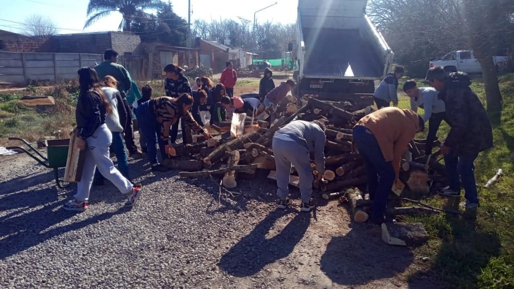 Programa Invierno: el municipio asistió con más de 500.000 kilos de leña