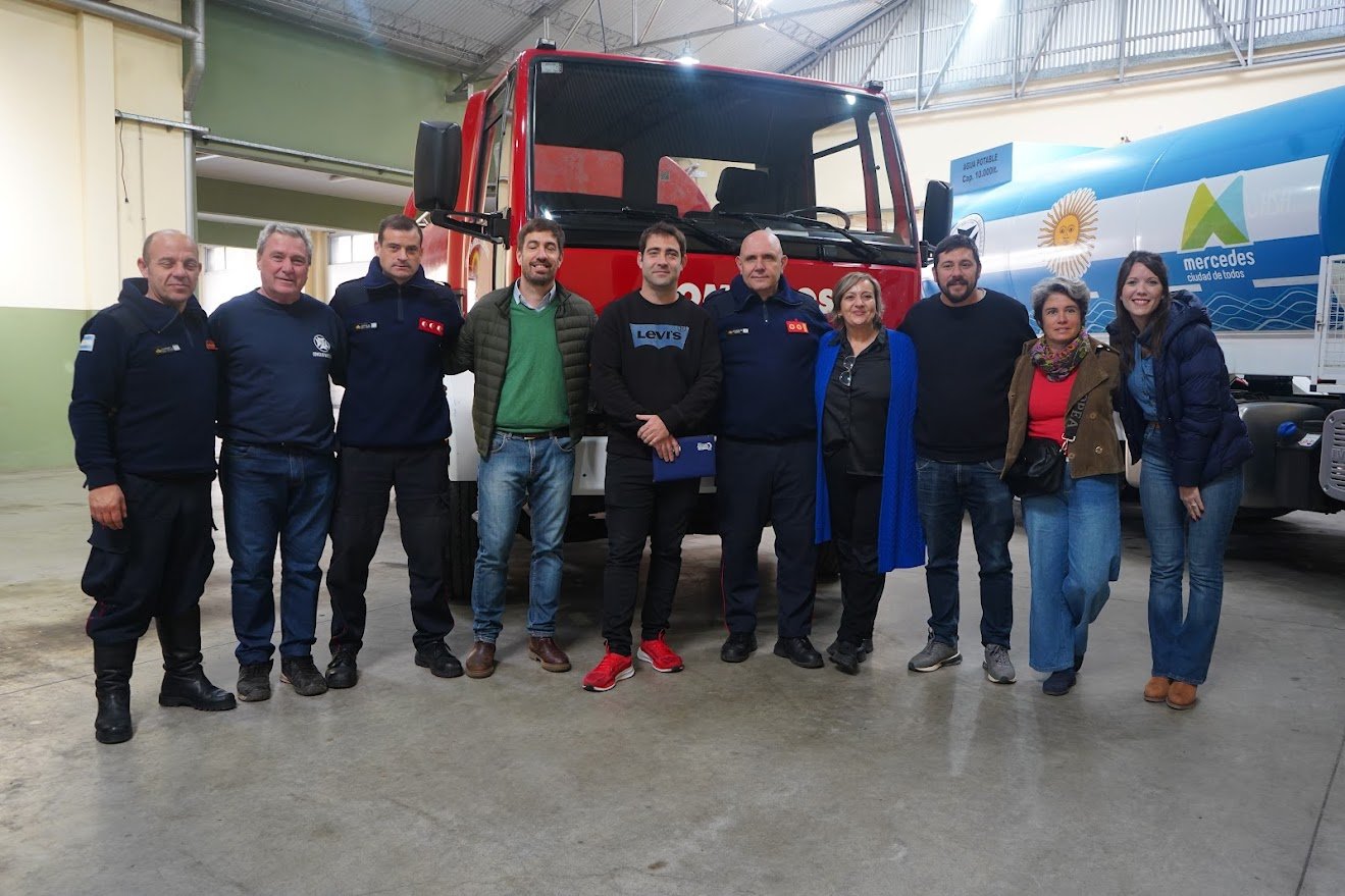 Municipio entrega camión 0km a Bomberos en intercambio vehicular