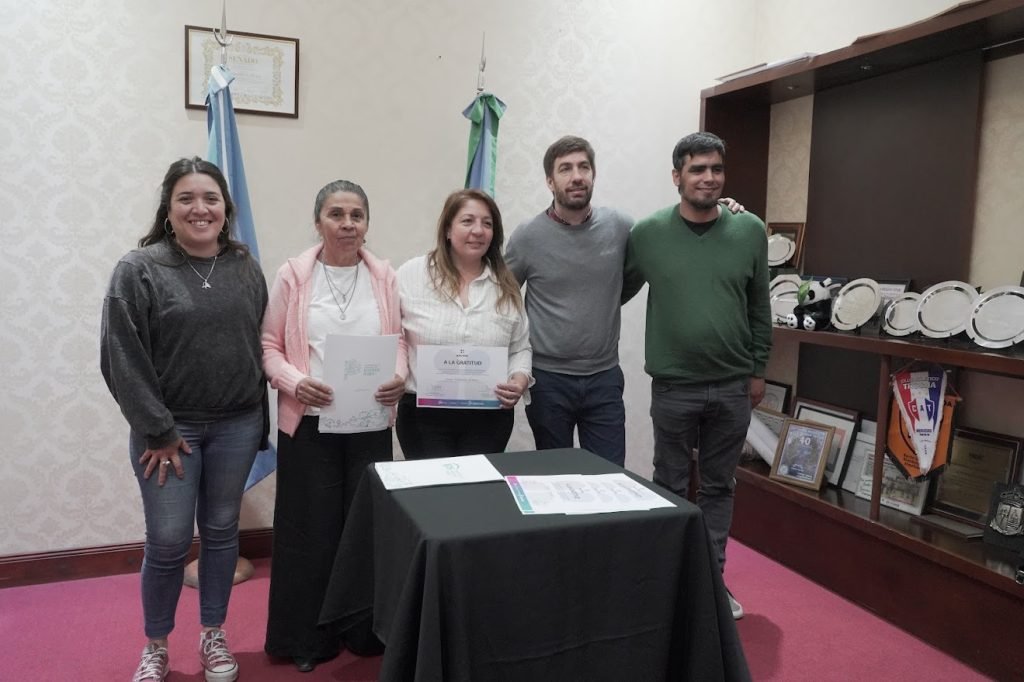 Reconocimientos y entrega de beneficios entra Municipio e IPS