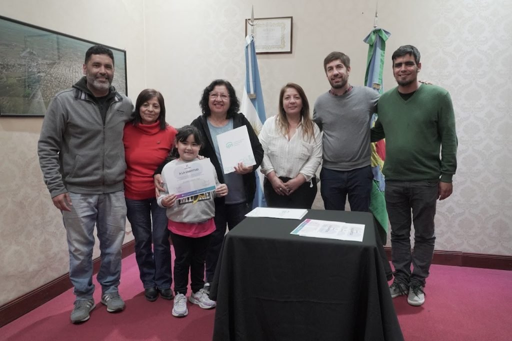 Reconocimientos y entrega de beneficios entra Municipio e IPS