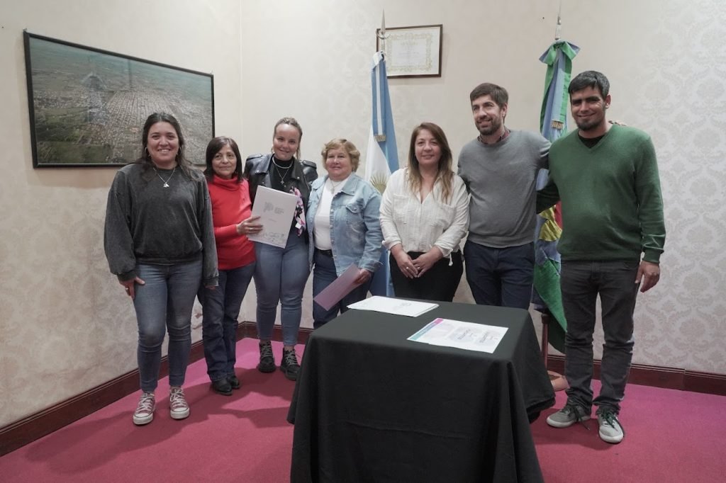 Reconocimientos y entrega de beneficios entra Municipio e IPS