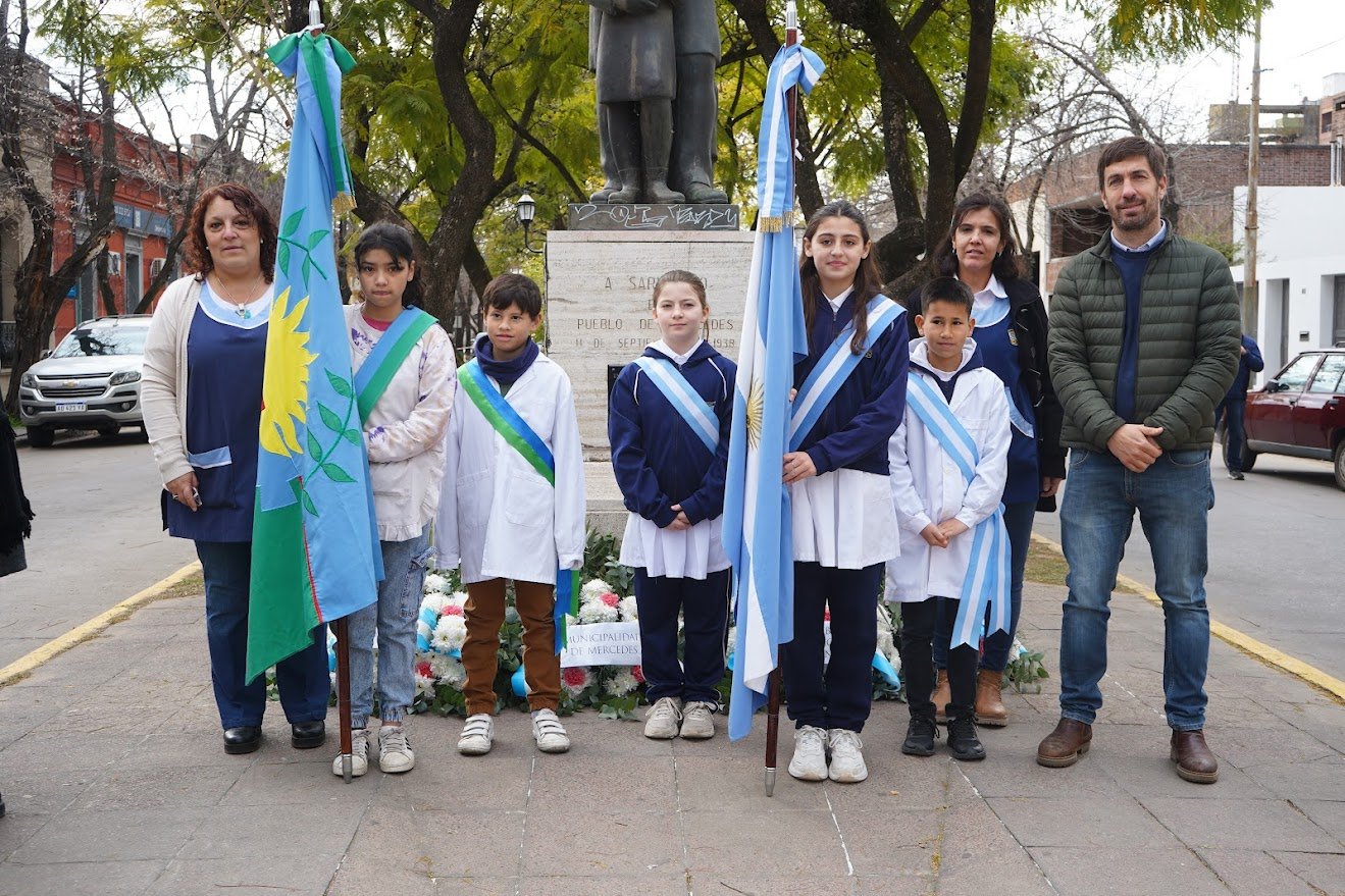 En Día del Maestro Ustarroz dijo: “Tenemos que unirnos por la educación, que es lo más importante”