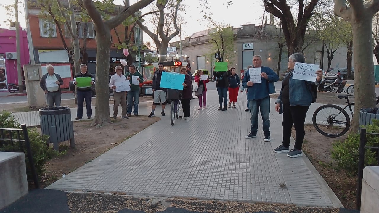 Jubilados expusieron su crítica situación en Plaza San Luís