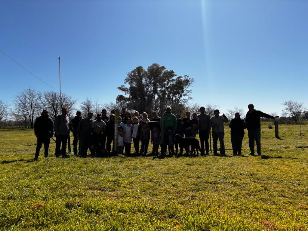 Jornada de plantación con instituciones, vecinos y comerciantes en Jofré