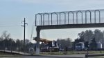Removieron los restos del puente caído en Olivera